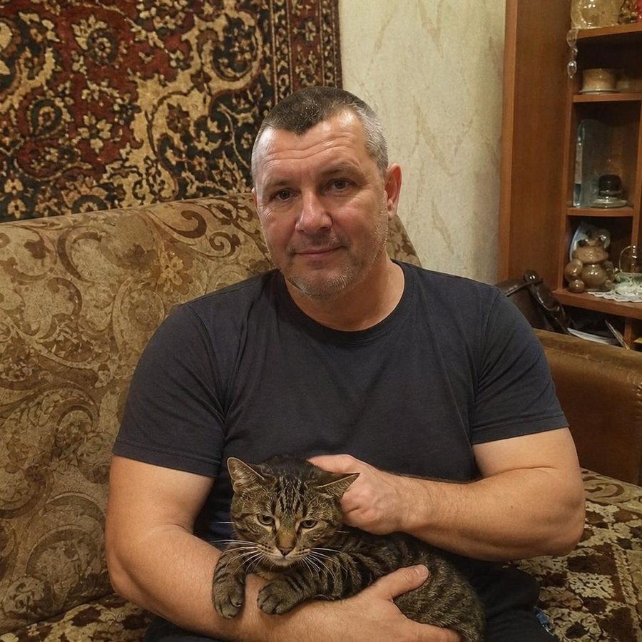 Мастер Александр дома, в выходной